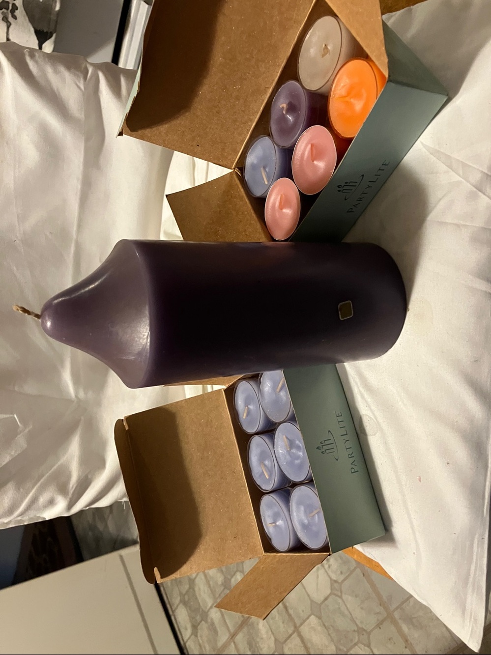 New. Party Lite 24 tea light candles n large purple / lavender scent one - Picture 9 of 9